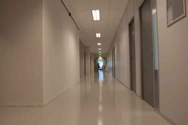 Kantoorruimte Rotterdam Aert van Nesstraat