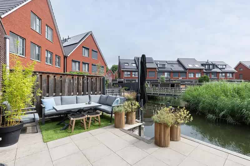Moderne Kwadrantwoning Aan Het Water Alblasserdam