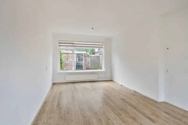 Tussenwoning Giesbeek: Ruime Tuin Zuid, 3 slaapkamers, Berging