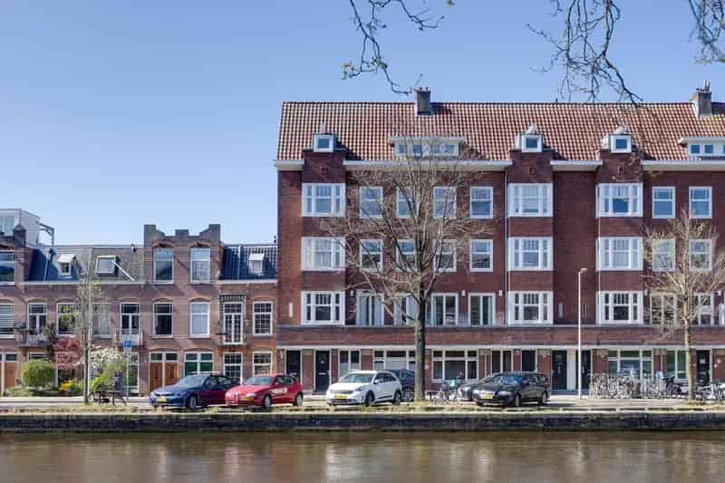 Amsterdam Zuid: 3 Slaapkamers Dubbel Bovenhuis 88m² Balkon Dakterras