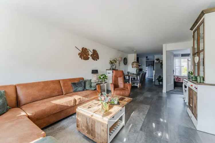 Seniorenwoning Eemdijk: Instapklaar, Grote Tuin, 12 Zonnepanelen