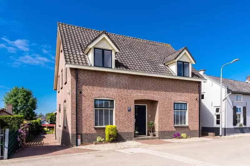 Royale Dijkwoning te Deil 4 slaapkamers 2 badkamers 249m2