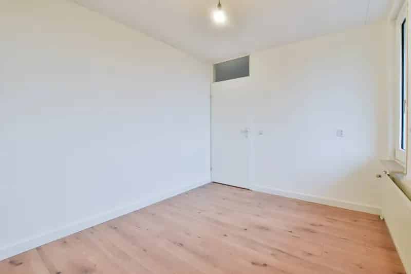 Ruim 4-kamerappartement Uithoorn Nabij Winkels en Openbaar Vervoer