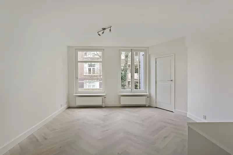Jordaan Appartement 53m2 Gerenoveerd 2 Slaapkamers Eigen Grond