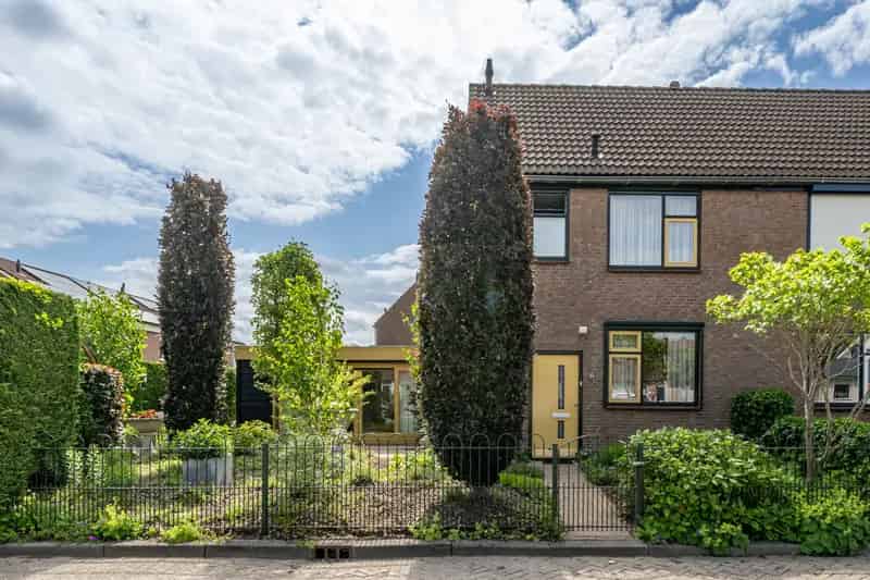 Ruime Hoekwoning Oude Tonge 3 slaapkamers Tuinkamer Garage