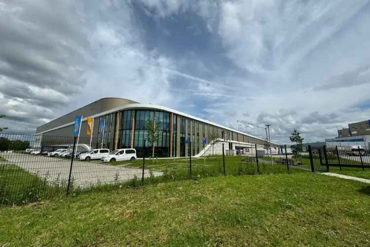 Bedrijfshal te Huur Haps 6000m2 Distributie A73