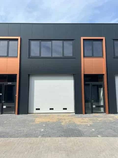 Bedrijfshal te huur Emmen 182m2