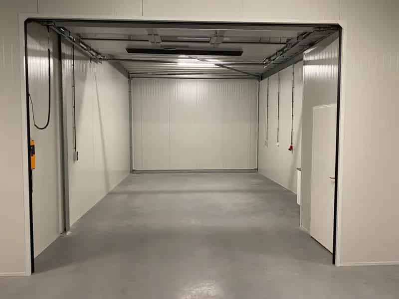 Bedrijfshal te Huur Rotterdam Schiebroek: Opslag Units Kantoorruimtes