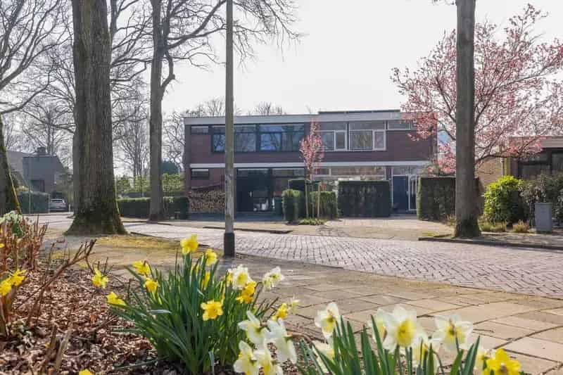 Sfeervolle 2-onder-1-kapwoning Vogelenbuurt Sassenheim