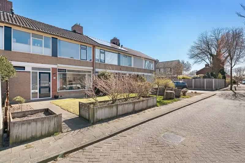 Ruime starterswoning Heemse 4 slaapkamers diepe tuin