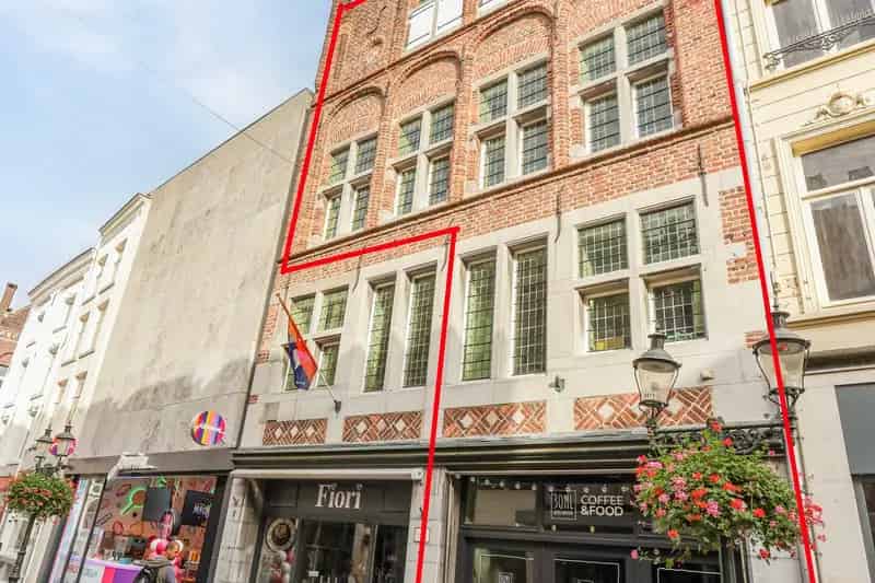 Winkelpand met Stadstuin en Bovenwoning te Huur in Kernwinkelgebied Venlo