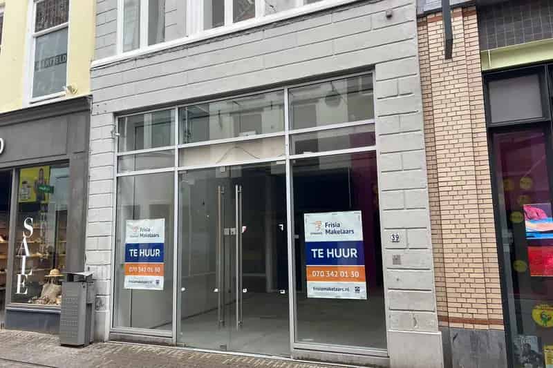 Winkelruimte te Huur Den Haag Centrum - 215m² - Casco