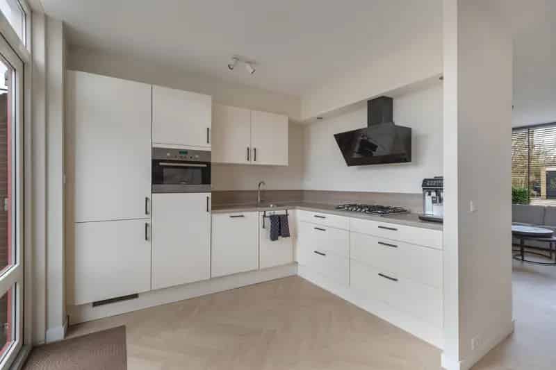 Moderne Tussenwoning 3 Slaapkamers Zonnige Tuin