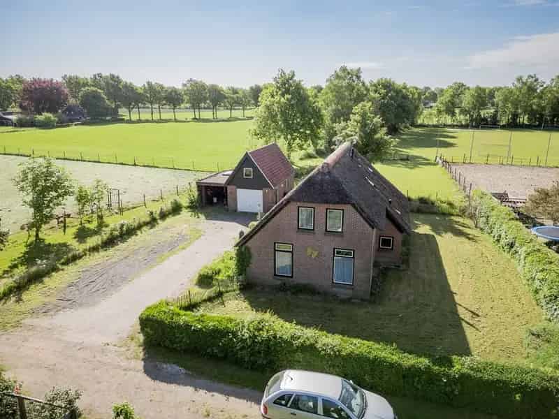 Vrijstaande woning 3 slaapkamers garage 809m2 tuin