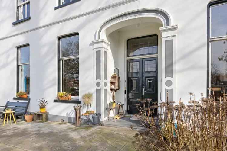 Landhuis Valburg 15 kamers 5400m2 grond Wonen Werken B&B
