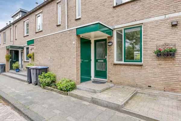 Huis Te Koop , 15, Van Houtenstraat, Spijkenisse, Zuid-Holland