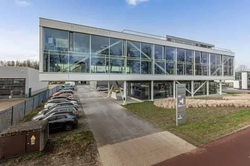 Bedrijfshal Helmond te huur: Kantoor Showroom Opslagruimte