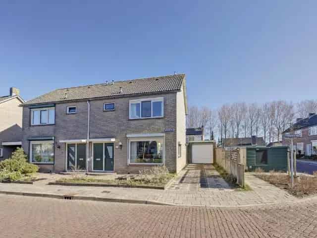 Te Koop: Ruime 3 Slaapkamers 2 onder 1 Kapwoning Heinkenszand