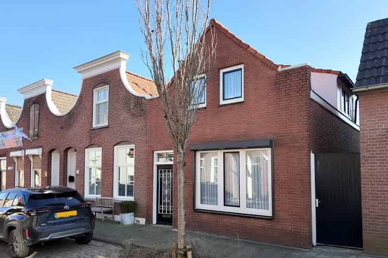 Half Vrijstaand Huis Zevenbergen Ruime Woonkamer 3 Slaapkamers Royale Berging