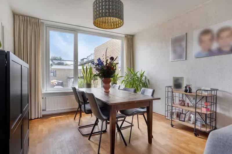 Huis te koop Soest: Ruime 4 slaapkamer gezinswoning met garage