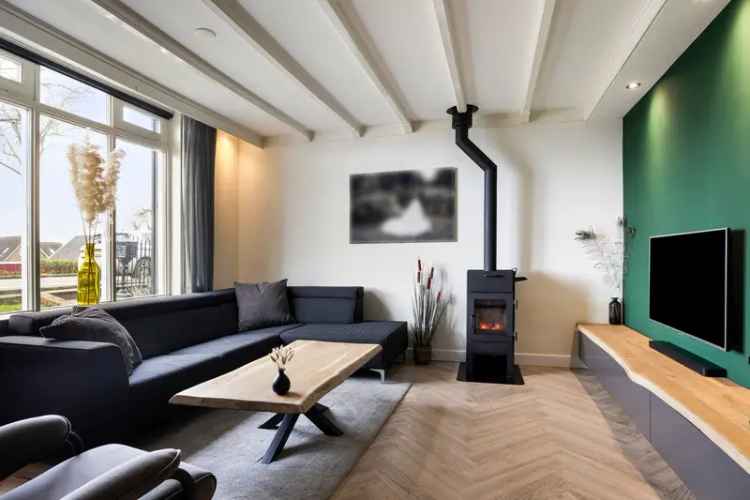 Huis te koop: Bloemendaalse Zeedijk 19 4765 BN Zevenbergschen Hoek (Gem. Moerdijk) 