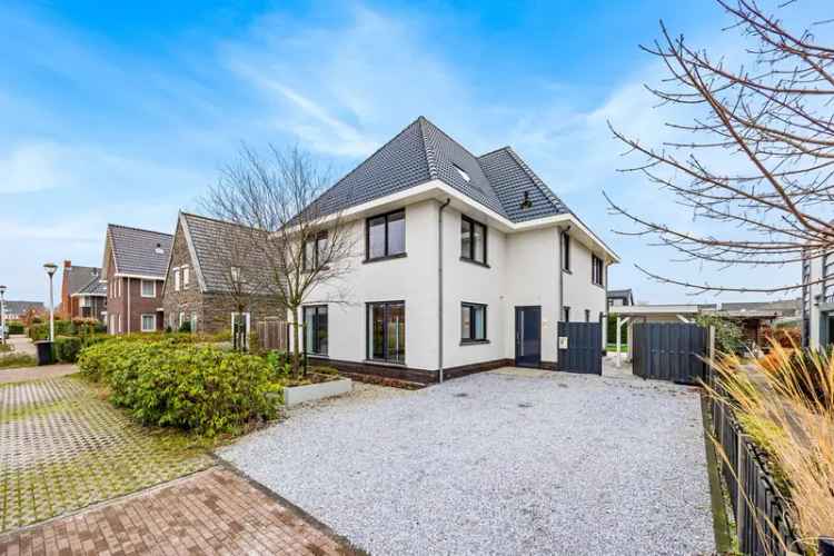 Villa Te Koop in 13, Brinklande, Pijnacker, Zuid-Holland