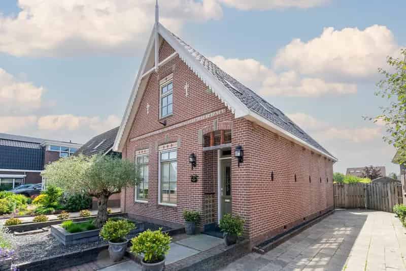 Vrijstaande woning Bovenkarspel 4 slaapkamers grote tuin vaarwater