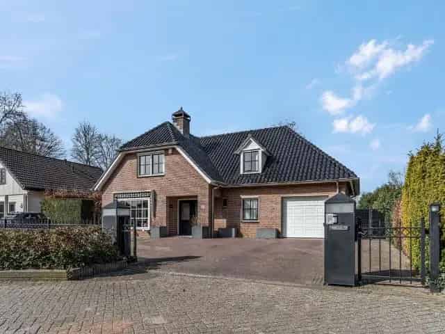Vrijstaande Villa te Koop Bemmel Ruime Tuin Luxe Afwerking