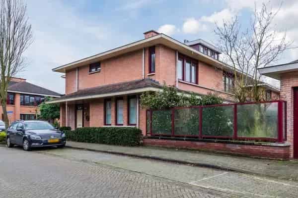 Ruime 2-onder-1-kapwoning Breda nabij Van Sonsbeeckpark