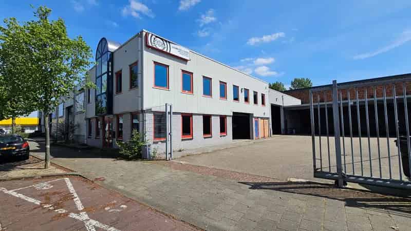 Bedrijfshal 330m² te huur s Hertogenbosch Orthenpoort