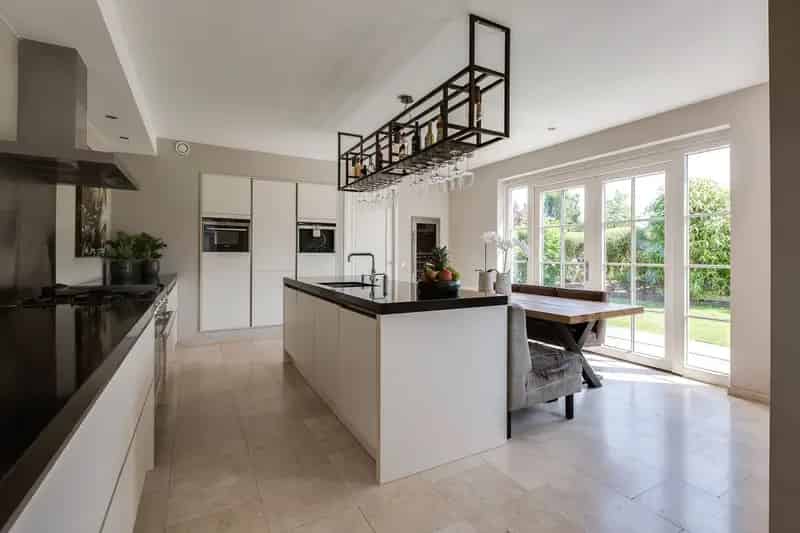 Vrijstaande woning Bleiswijk 8 kamers 275m2  Tuin aan het water