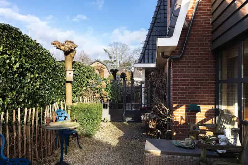 Ruime Hoekvilla Nieuw Loosdrecht 4 slaapkamers 2 badkamers