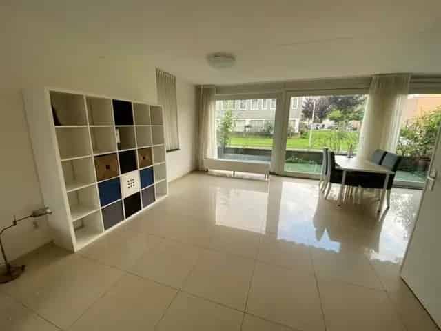Hoekwoning Amsterdam Osdorp Oost 5 kamers 133m2