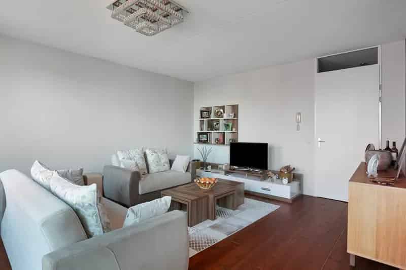 Appartement te koop: Beneluxlaan 653 1363 BJ Almere 