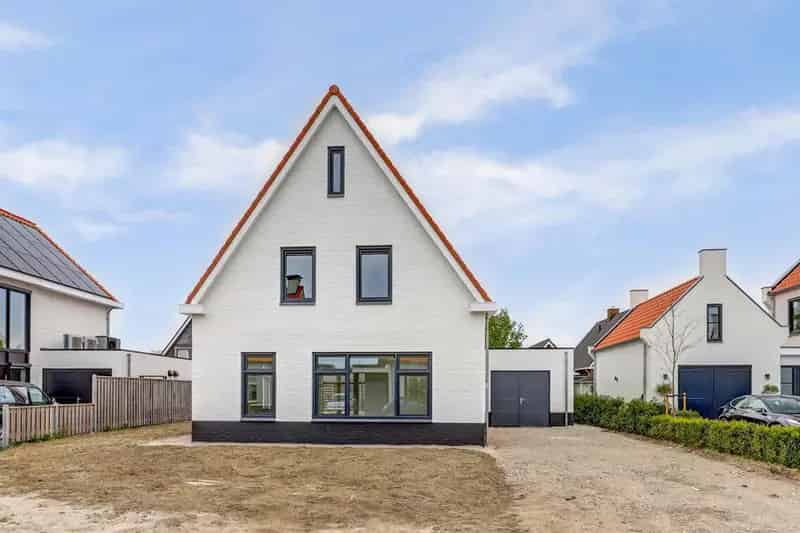 Ruime 5 Slaapkamers Vrijstaande Woning s Gravenpolder