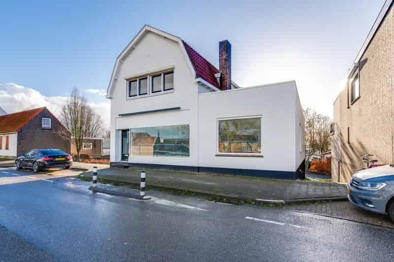 Dijkwoning Fijnaart 255m2 Ruime Tuin Verbouwing Potentie