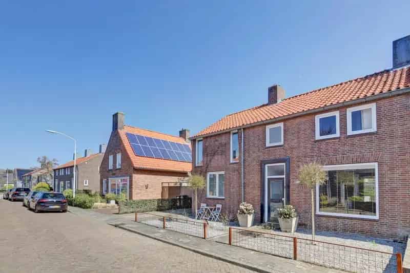 Huis te koop Vlijmen 4 slaapkamers  zonnige tuin plunge pool