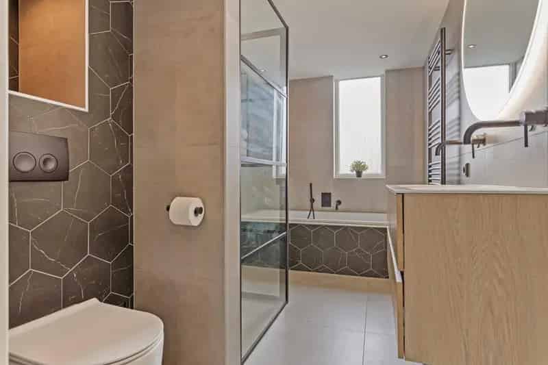 Moderne Tweekapper met 4 slaapkamers te koop