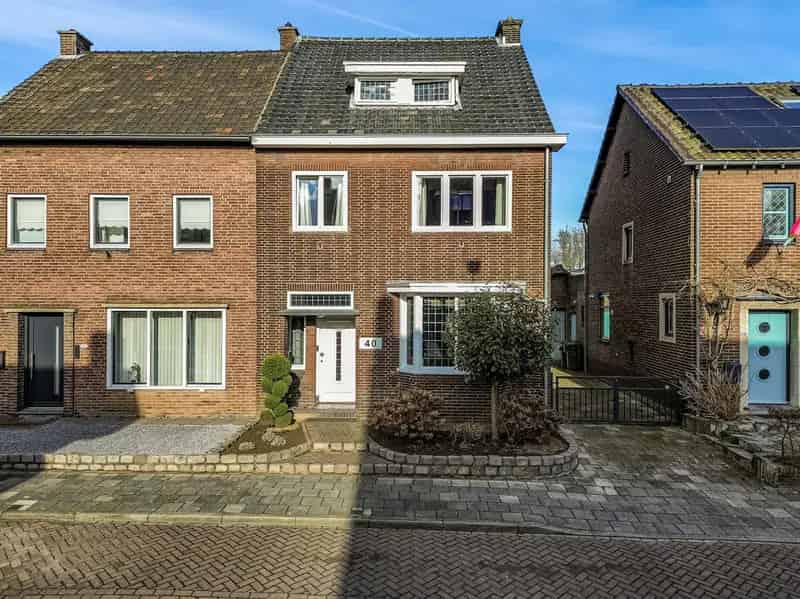 Jaren 30 woning Oud Geleen 4 slaapkamers moderne keuken luxe badkamer