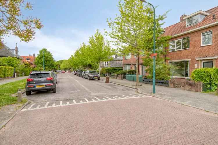 Tussenwoning Oegstgeest 4 slaapkamers moderne keuken zonnige tuin