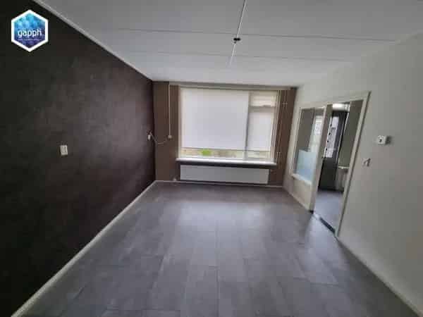Huis Te Huur , Numansdorp, Zuid-Holland