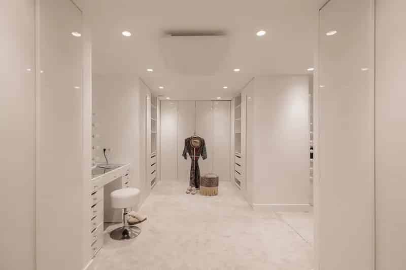 Luxe Villa Berkel en Rodenrijs: Droomhuis met Zwembad en Bijgebouw