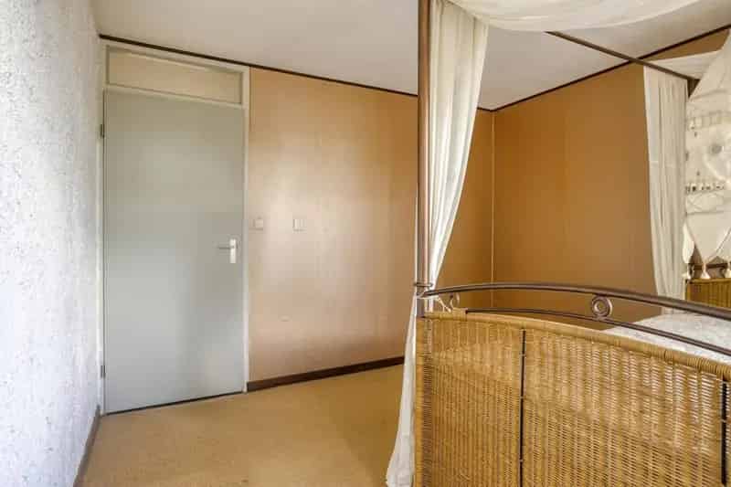 Ruime Hoekwoning Naastenbest 4 Slaapkamers Garage
