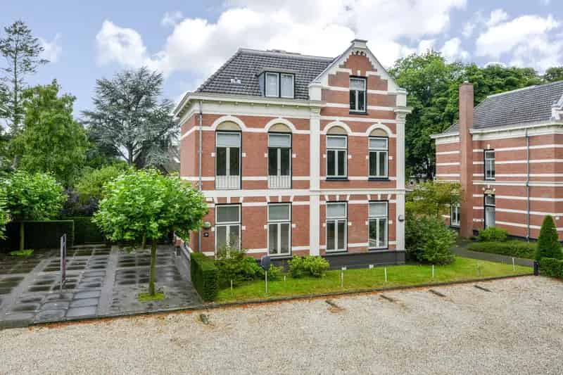 Kantoorvilla Hilversum te Huur Rijksmonument 410m2
