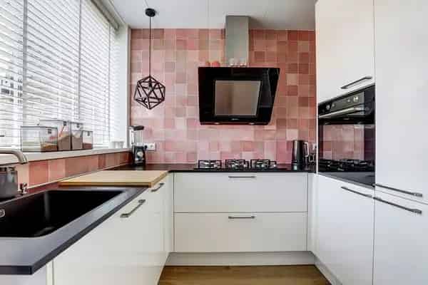Tussenwoning jaren 50 stijl Rhoon 3 slaapkamers moderne keuken