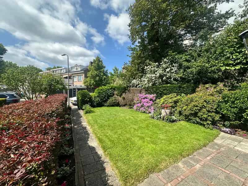 Huis te koop Wassenaar 6 slaapkamers grote tuin