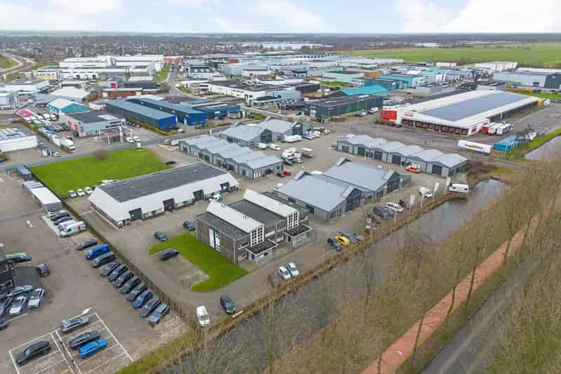Belegging Leeuwarden: 48 Verhuurde Bedrijfsunits te Koop
