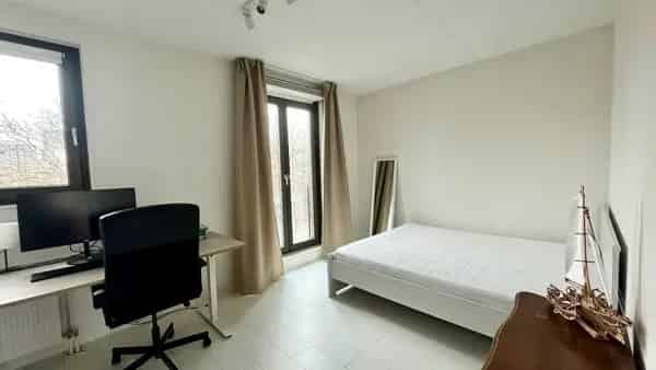 Te Huur: Modern 5 Slaapkamer Huis Rivierenbuurt Den Haag