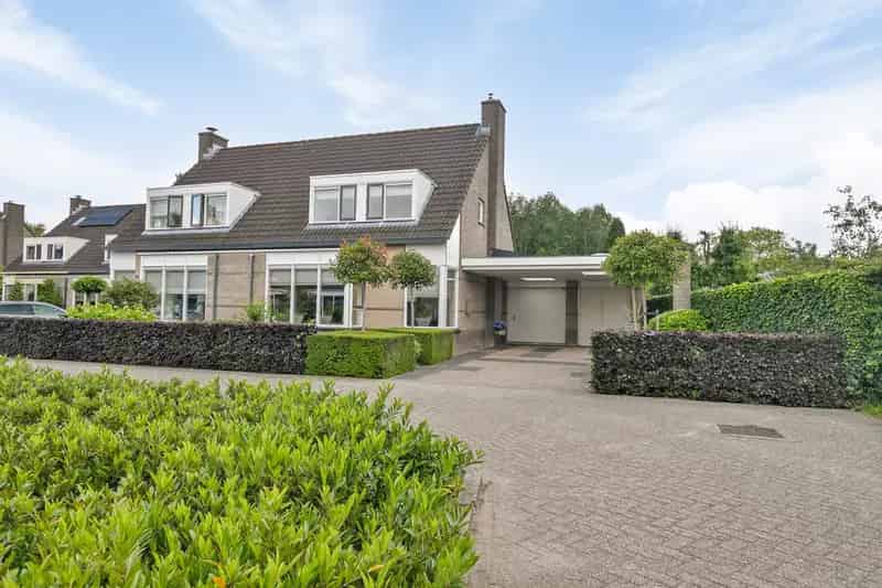 Ruime Familiewoning met Privacy Grote Tuin Carport Garage en Serre Energielabel A