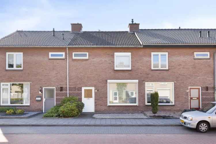 Tussenwoning Asten 3 slaapkamers moderne kozijnen diepe tuin